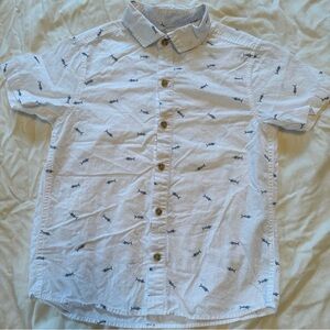 class club Large 10-12 boys button down short sleeve white w/ fish EUC
